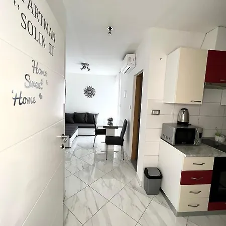 4, Parking Salona