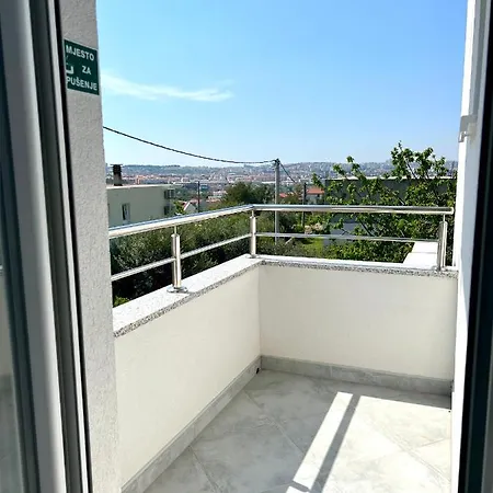 4, Parking Apartman *